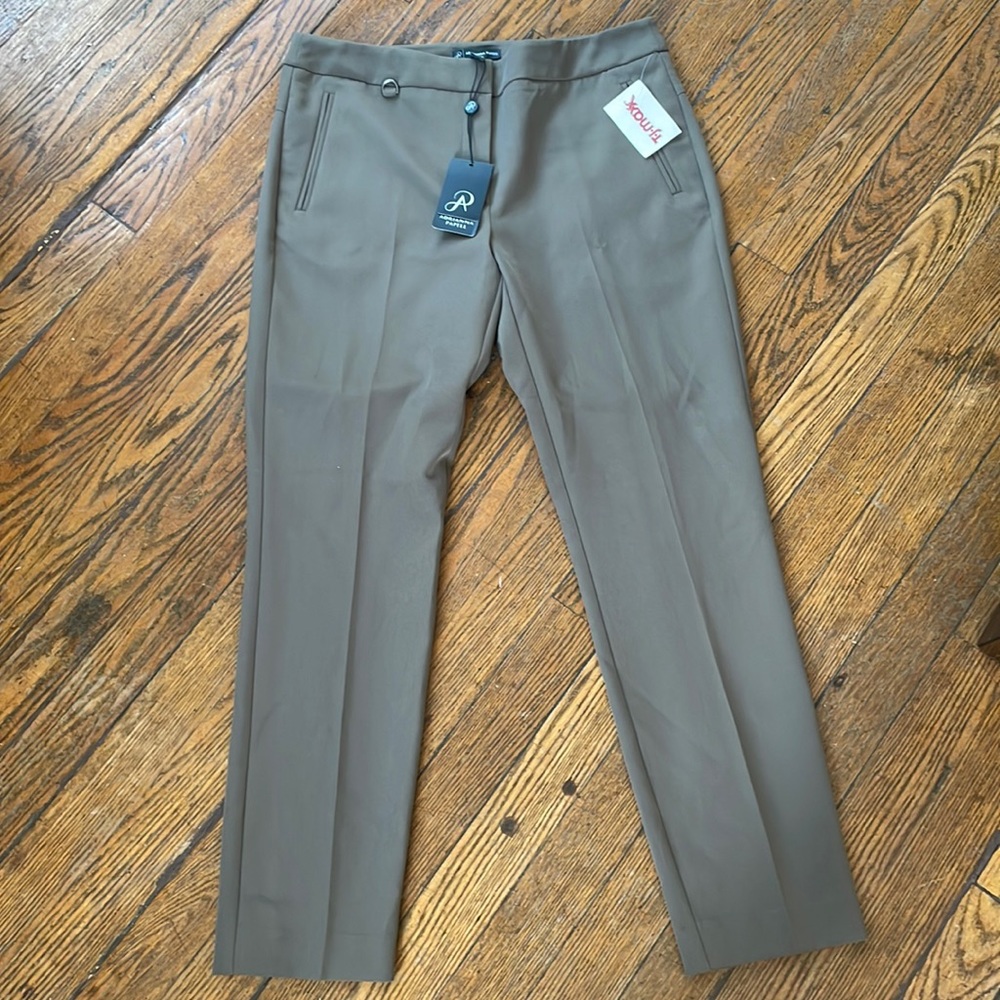NWT Adrienna Papell dress pants size 6.